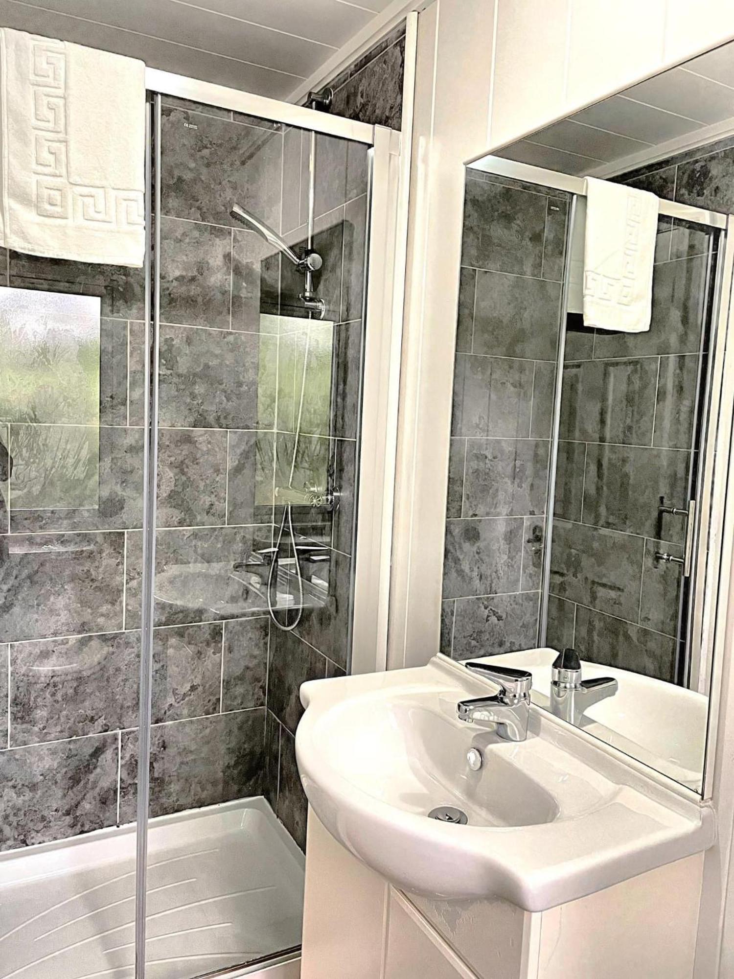 Woodland View -Hot Tub-Tenby-Carmarthen-圣克莱尔斯 外观 照片